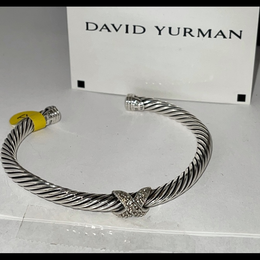 David Yurman Single X 18k gold/Diamond Cable Cuff - Picture 3 of 12